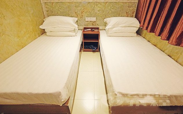 hotelPic