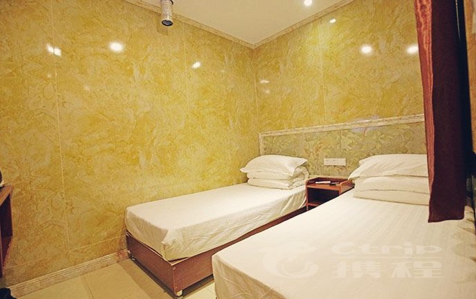 hotelPic