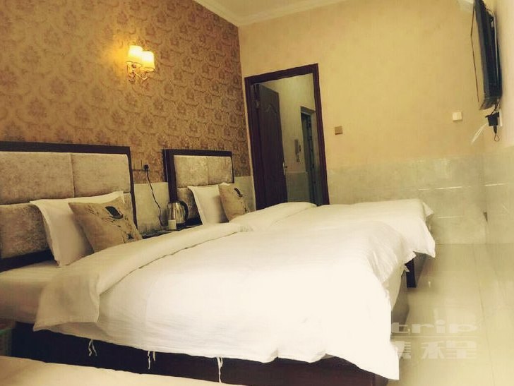 hotelPic