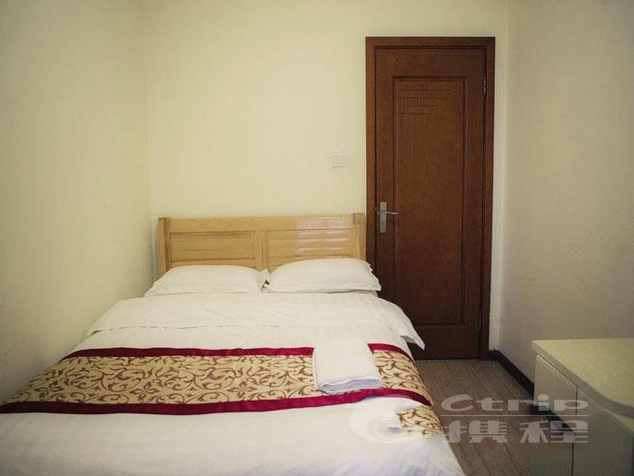 hotelPic