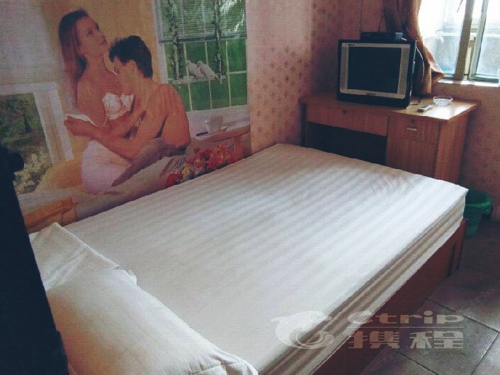 hotelPic