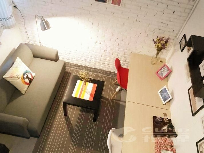 hotelPic