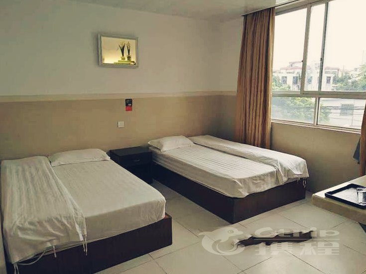 hotelPic