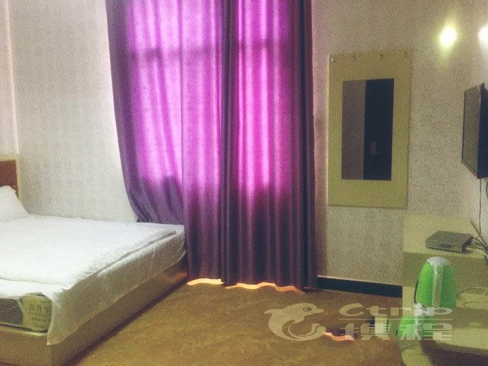 hotelPic
