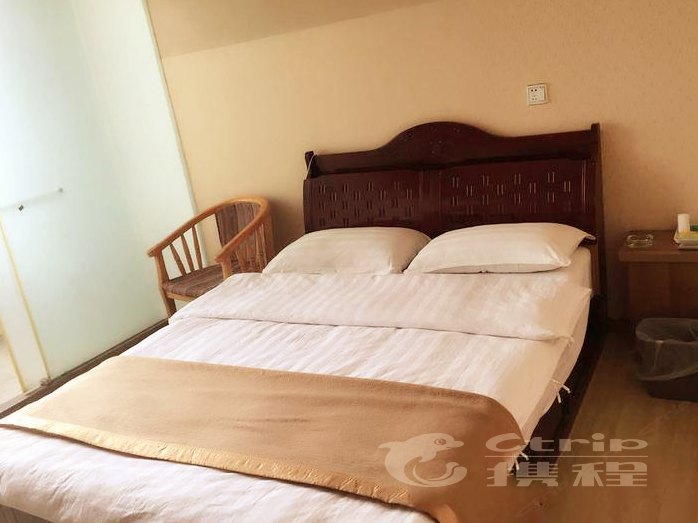 hotelPic