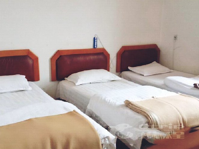 hotelPic