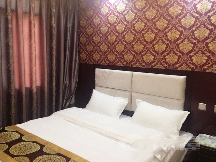 hotelPic