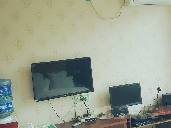 hotelPic