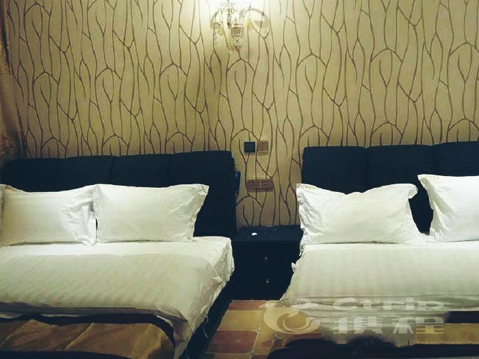 hotelPic
