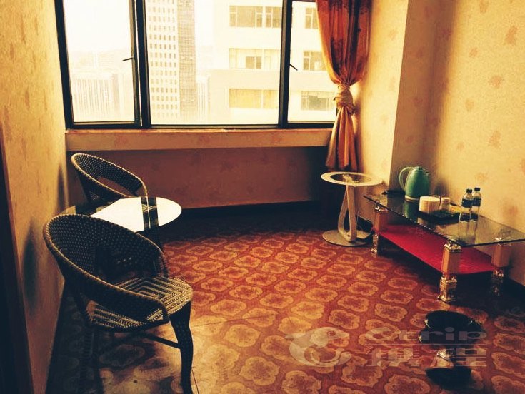 hotelPic