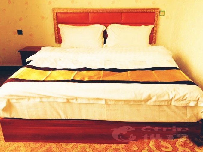 hotelPic