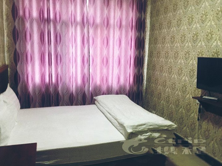 hotelPic