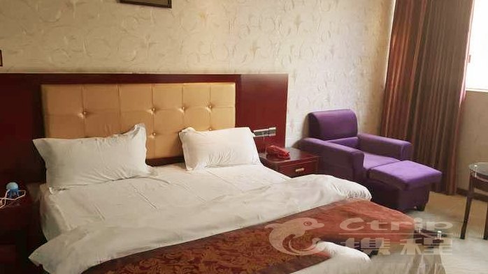 hotelPic