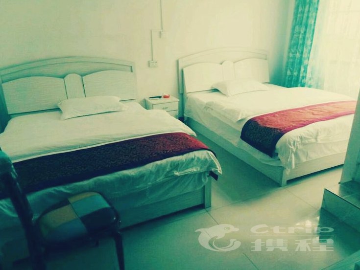 hotelPic