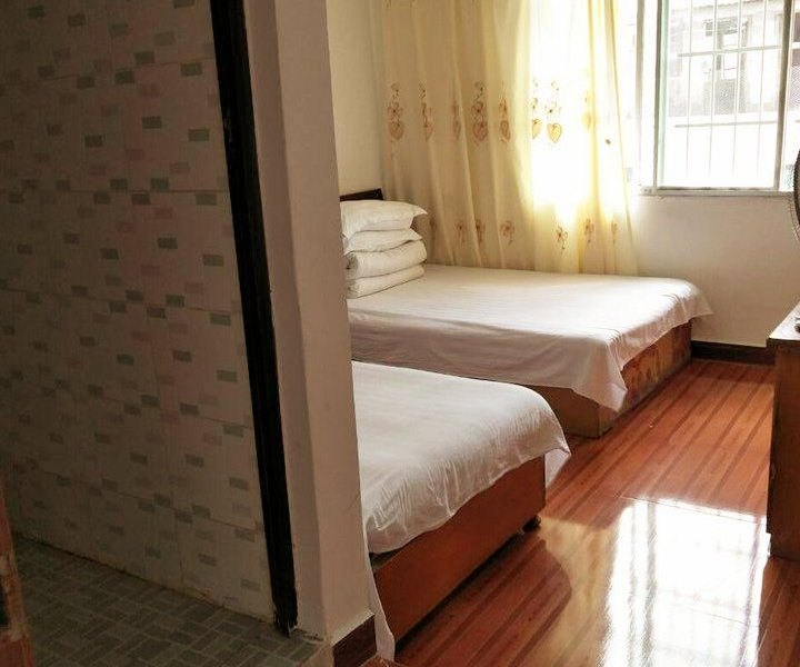 hotelPic