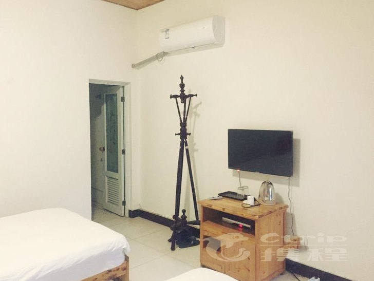 hotelPic