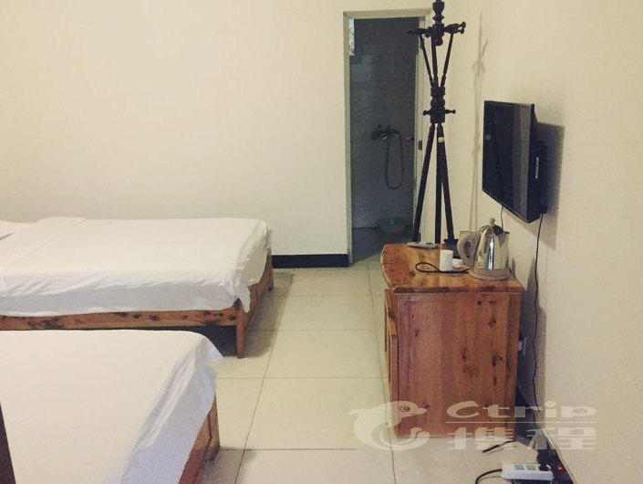 hotelPic