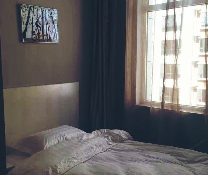 hotelPic