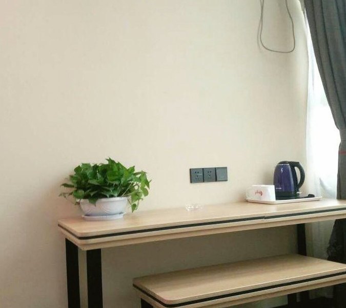 hotelPic