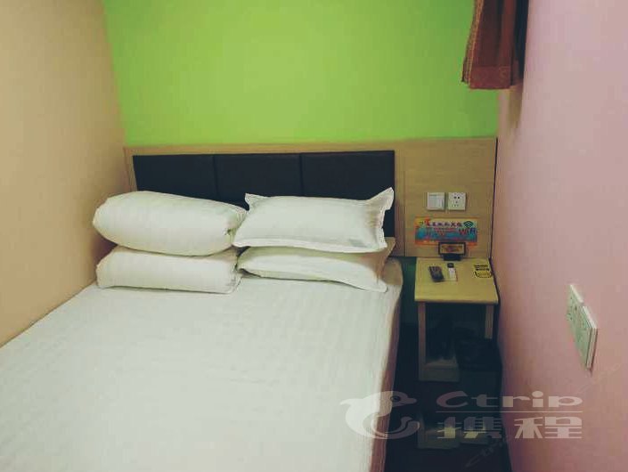 hotelPic