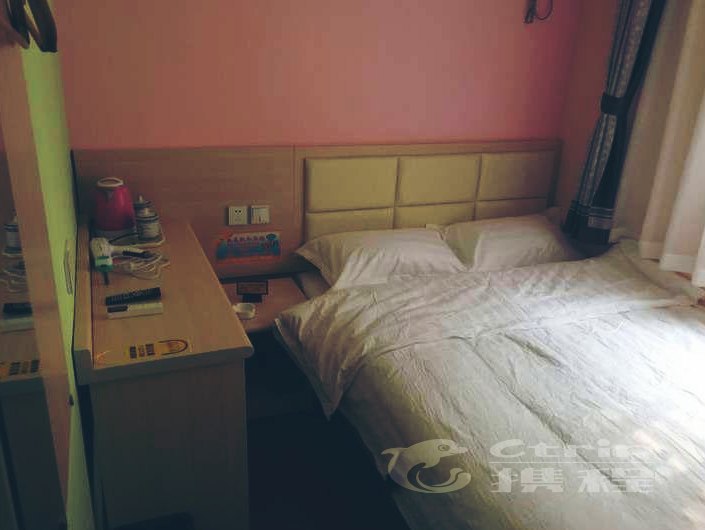 hotelPic