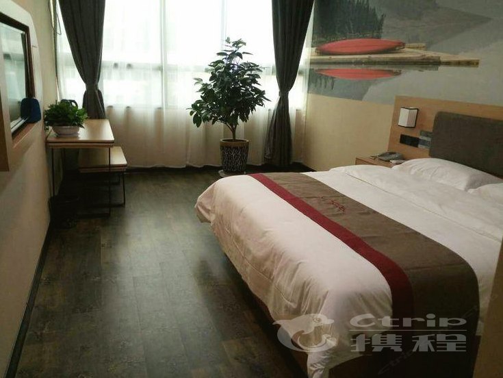 hotelPic