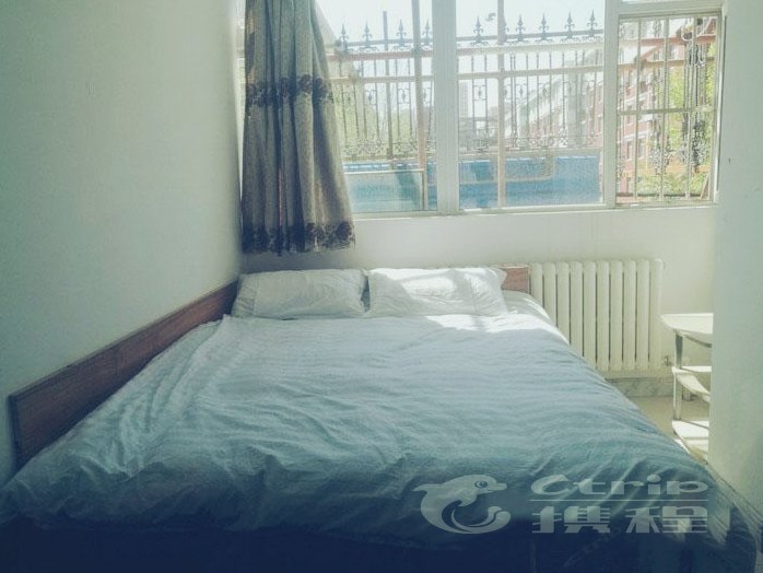 hotelPic