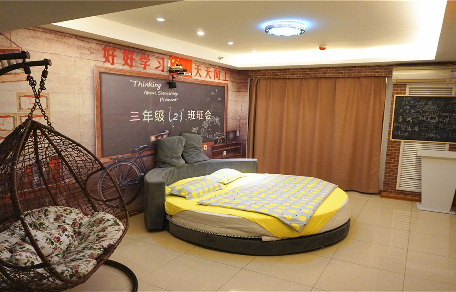 观景优雅投影房
