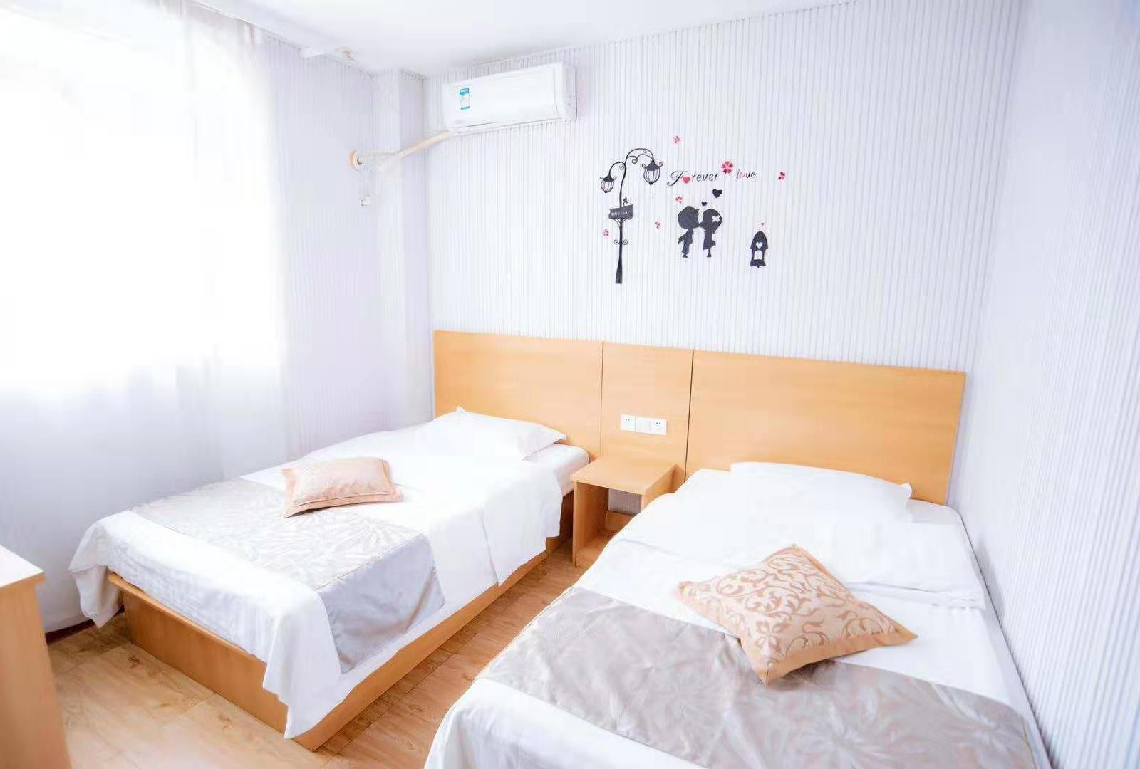 舒适双床房