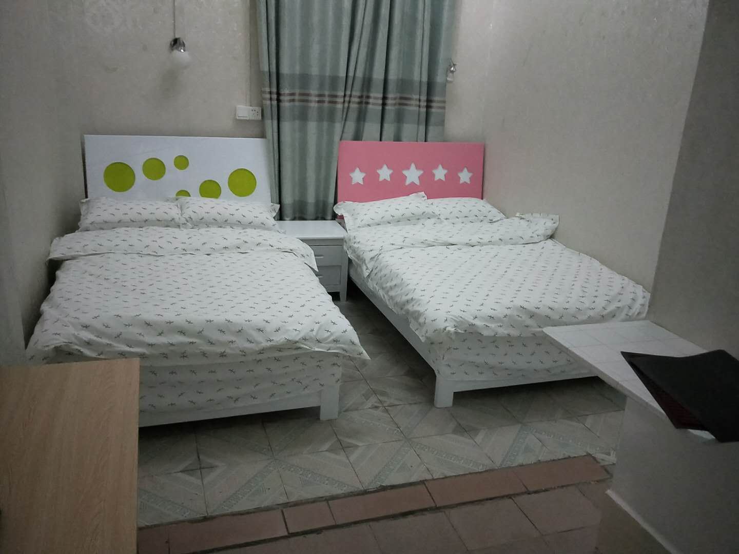 标准双床房