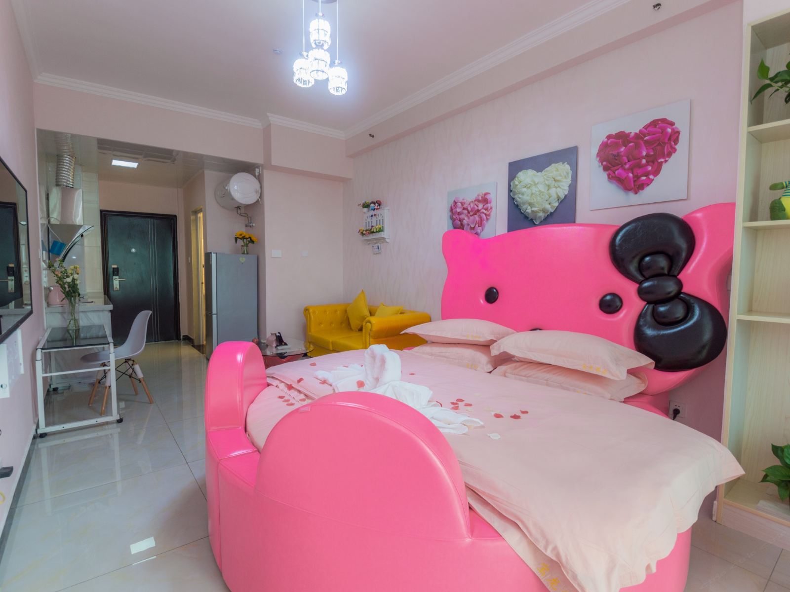 hellokitty电动圆床房