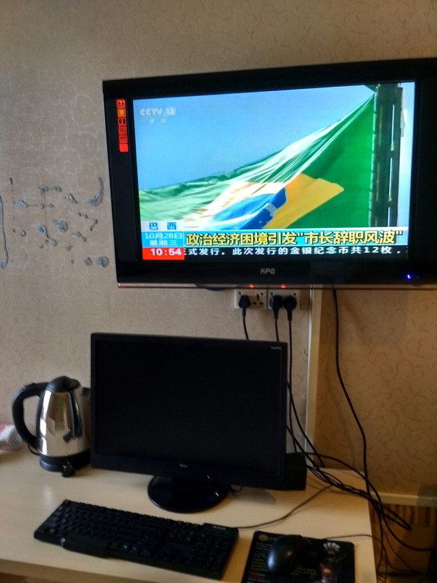 电脑大床房