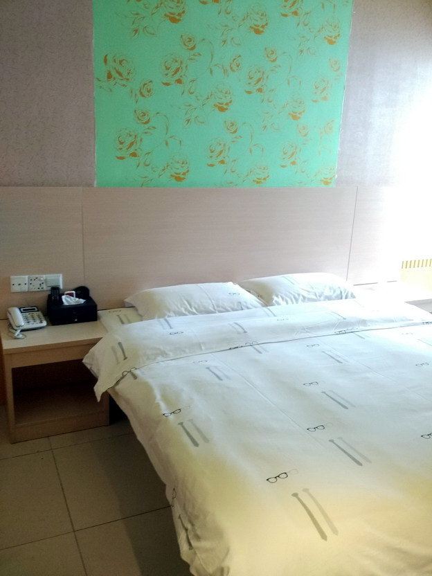 电脑大床房