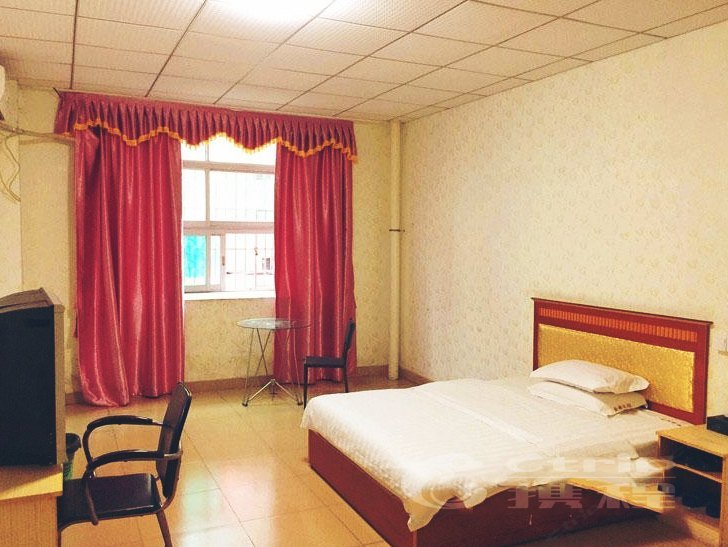 hotelPic