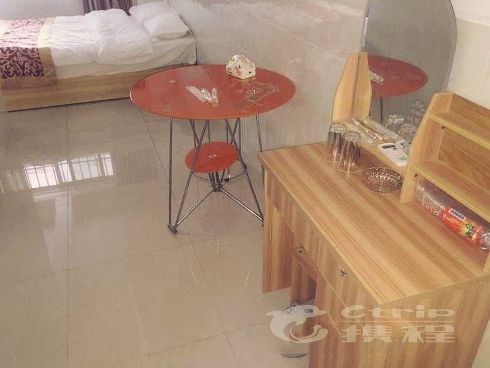 hotelPic