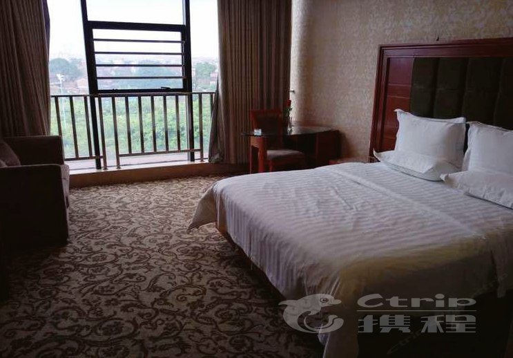 hotelPic
