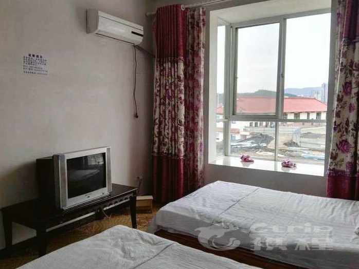 hotelPic