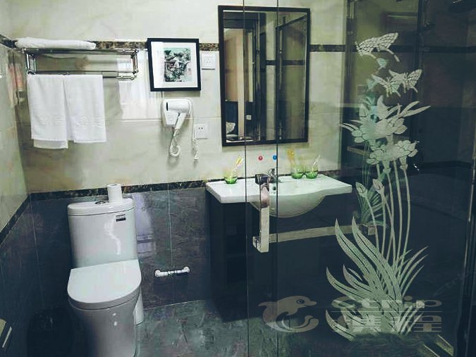hotelPic