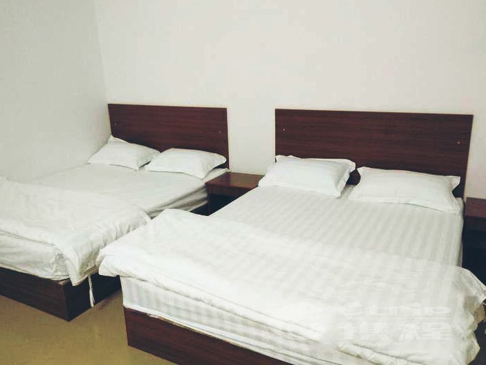 hotelPic