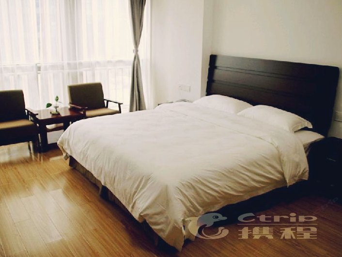 hotelPic