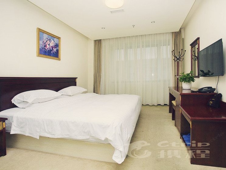 hotelPic