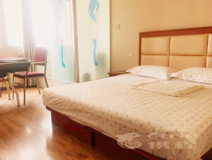 hotelPic
