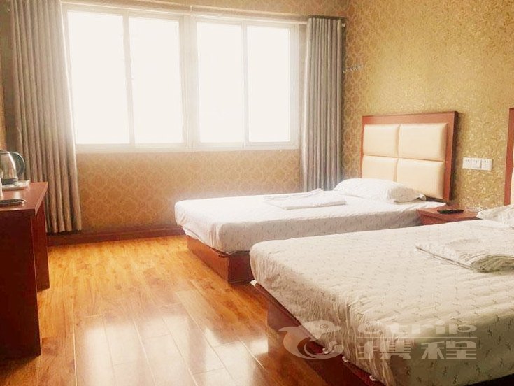 hotelPic