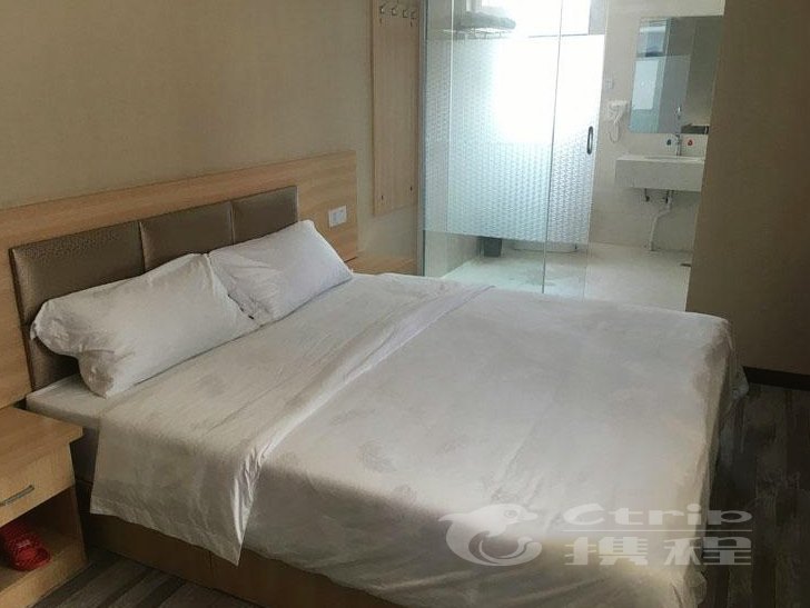 hotelPic