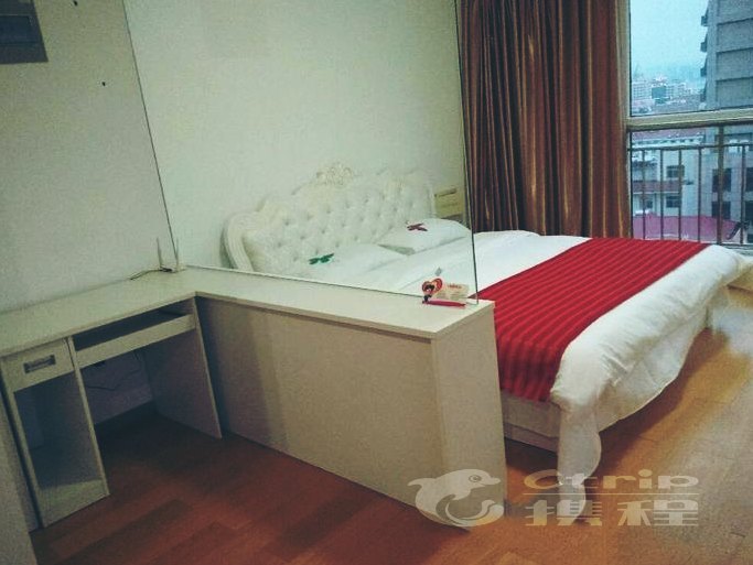 hotelPic