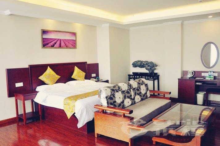 hotelPic
