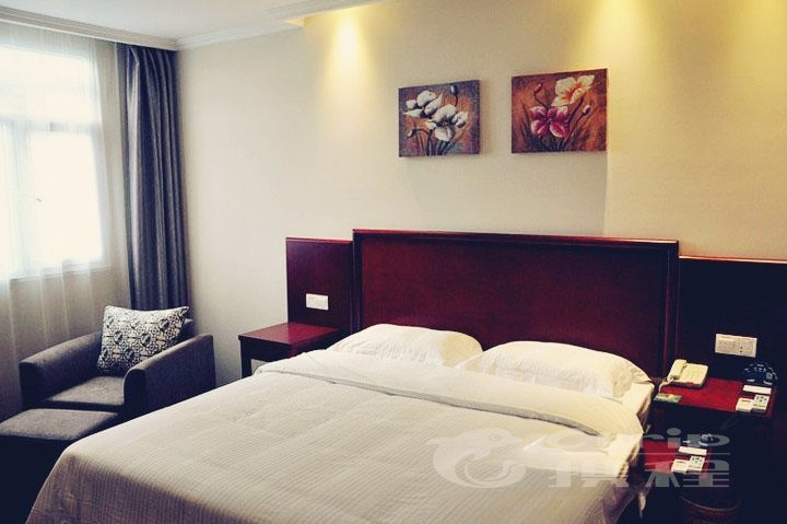 hotelPic