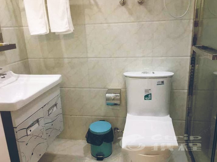 hotelPic