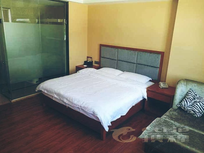 hotelPic
