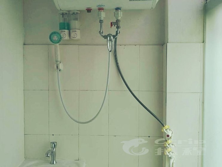 hotelPic
